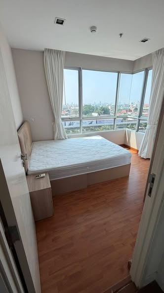 bedroom of The Room Sathon-Taksin