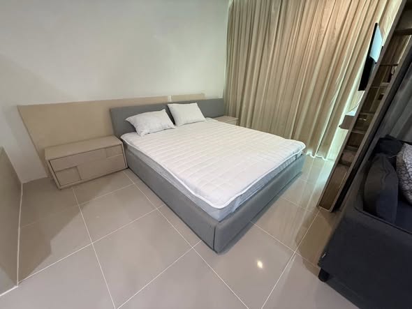 bedroom of The Room Sukhumvit 21