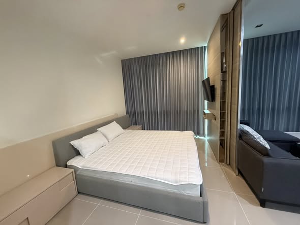 bedroom of The Room Sukhumvit 21