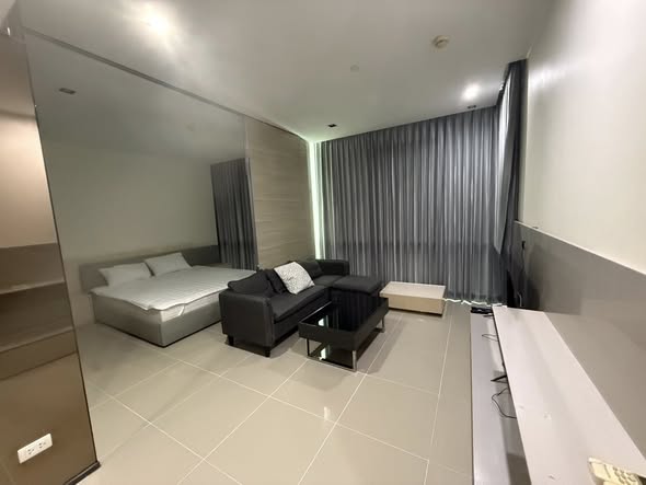 bedroom of The Room Sukhumvit 21