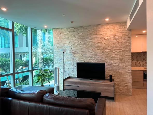 living room and room interior of The Room Sukhumvit 21