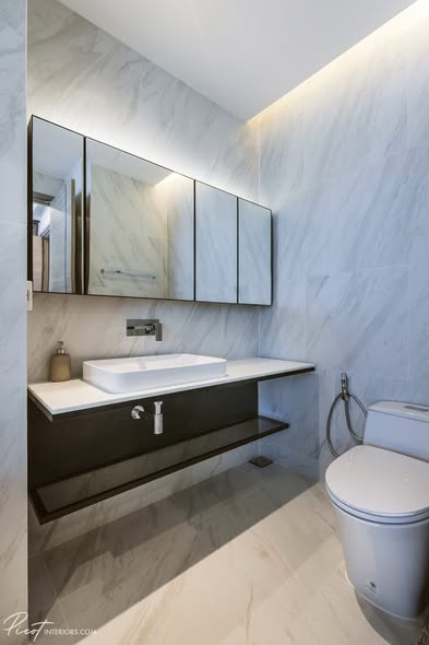 bathroom of THE ROOM SUKHUMVIT 38 | เดอะรูม สุขุมวิท 38