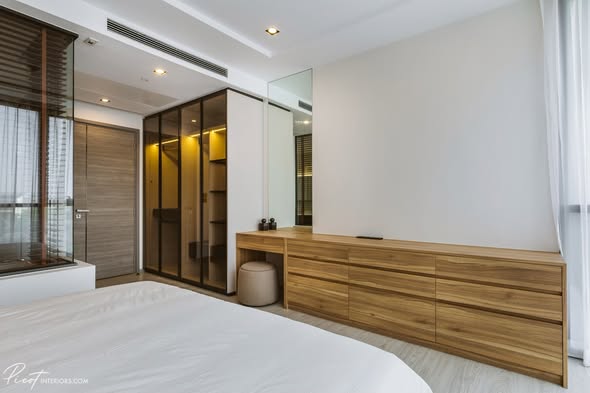 bedroom and room interior of THE ROOM SUKHUMVIT 38 | เดอะรูม สุขุมวิท 38