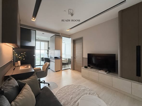 living room of THE ROOM SUKHUMVIT 38 | เดอะรูม สุขุมวิท 38