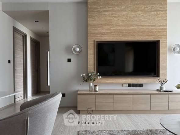 living room and room interior of THE ROOM SUKHUMVIT 38 | เดอะรูม สุขุมวิท 38