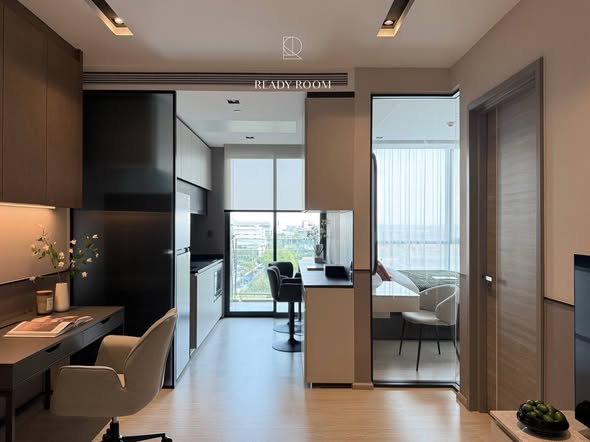 living room and room interior and bathroom of THE ROOM SUKHUMVIT 38 | เดอะรูม สุขุมวิท 38