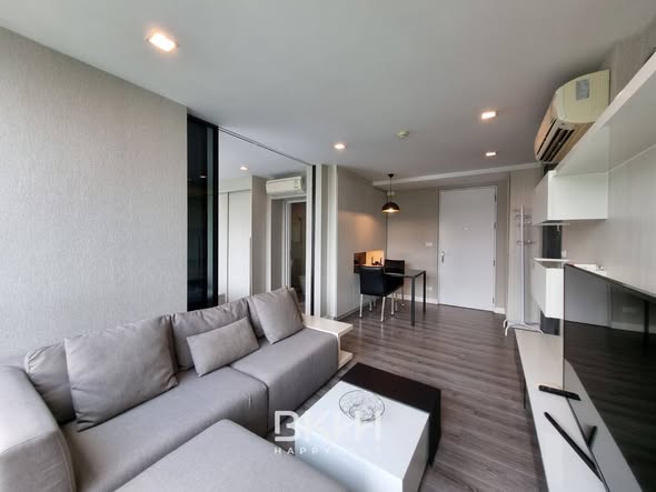 living room and room interior of THE ROOM SUKHUMVIT 40