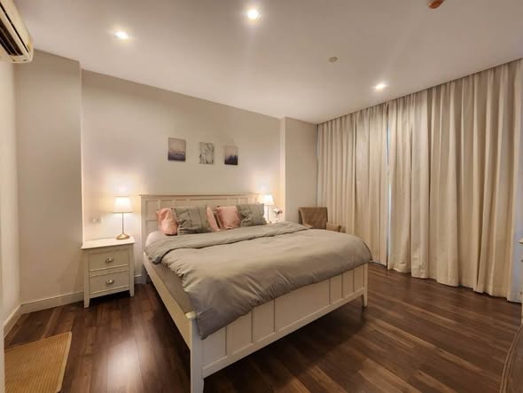 bedroom of The Room Sukhumvit 62