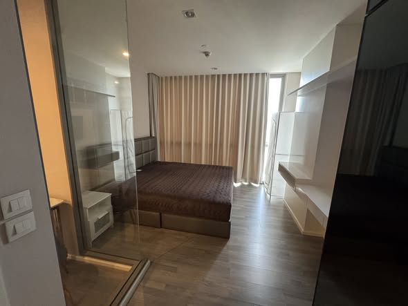 bedroom and room interior of The Room Sukhumvit 69