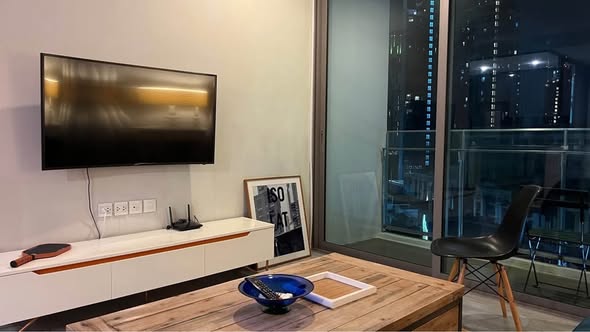 living room of The Room Sukhumvit 69