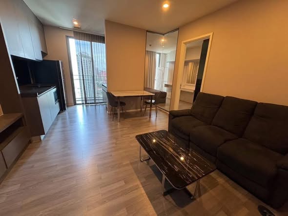 living room of The Room Sukhumvit 69
