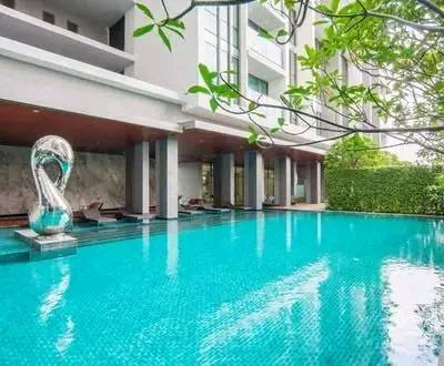 pool of The Room Sukhumvit 69