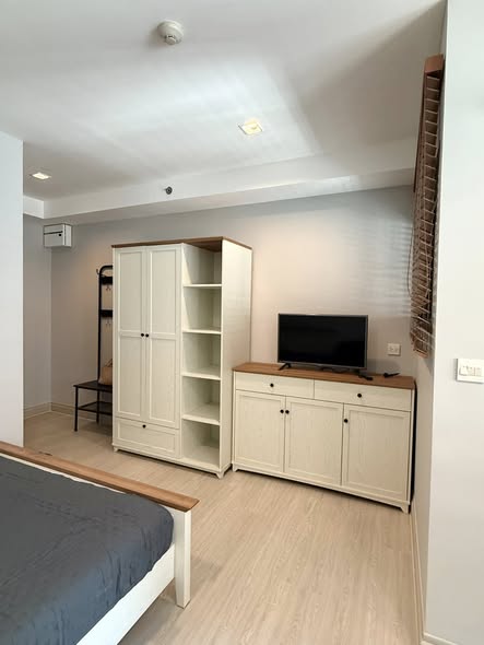 bedroom and room interior of The Seed Mingle