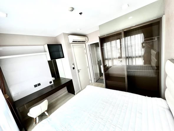 bedroom of The Signature by Urbano