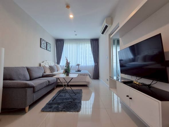 bedroom and living room of The Sky Sukhumvit