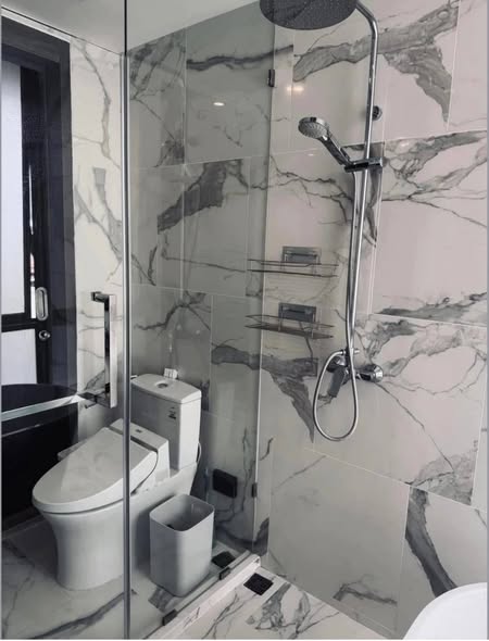 bathroom of The Strand Thonglor