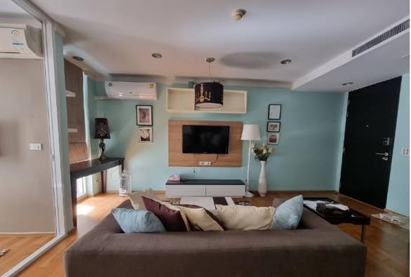 living room of The Tempo Ruamrudee