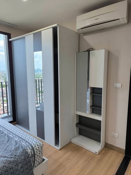 bedroom and room interior of The Tree Interchange