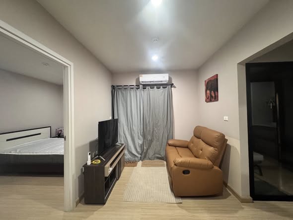 bedroom of The Tree On nut Station