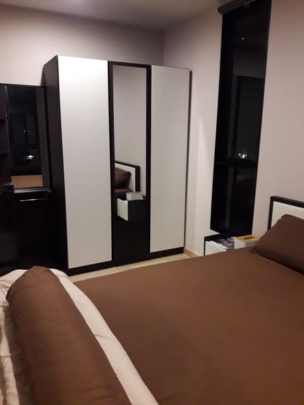 bedroom and room interior of The Tree On nut Station