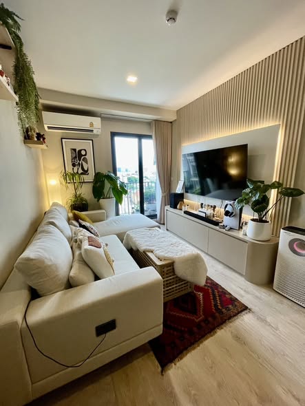 bedroom and living room of The Tree Pattanakarn-Ekkamai