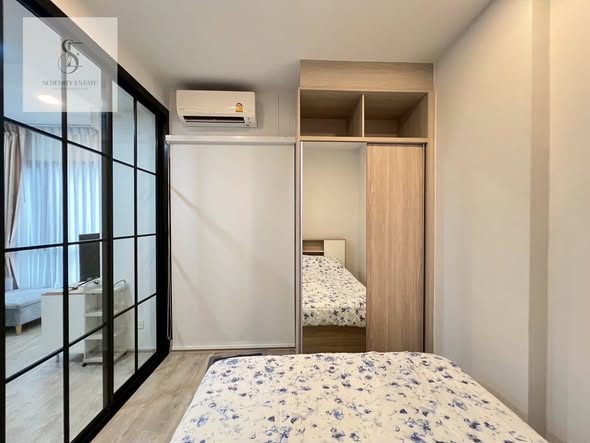 bedroom and room interior of The Tree Pattanakarn-Ekkamai