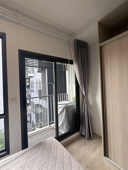bedroom and room interior of The Tree Pattanakarn-Ekkamai