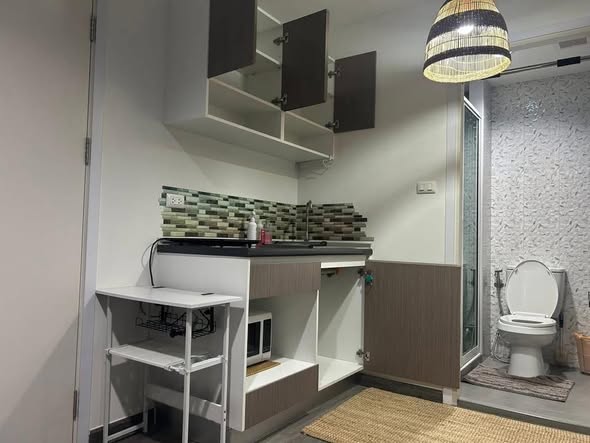 bathroom of The Trust Condo @BTS Erawan