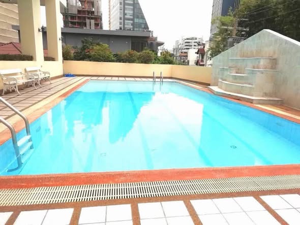 pool of THE WATERFORD (Thong Lo 11)