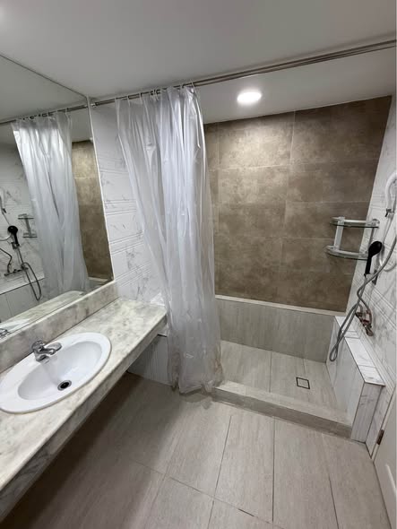 bathroom of The Winning Tower