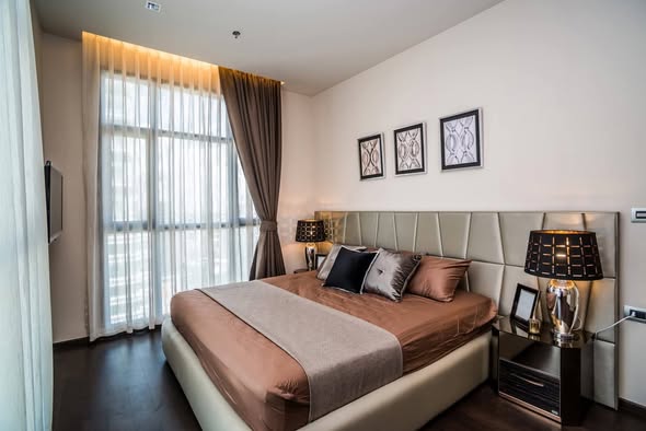 bedroom of THE XXXIX