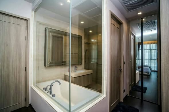 room interior and bathroom of THE XXXIX