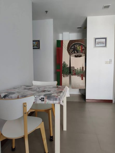 room interior of Thru Thong Lor