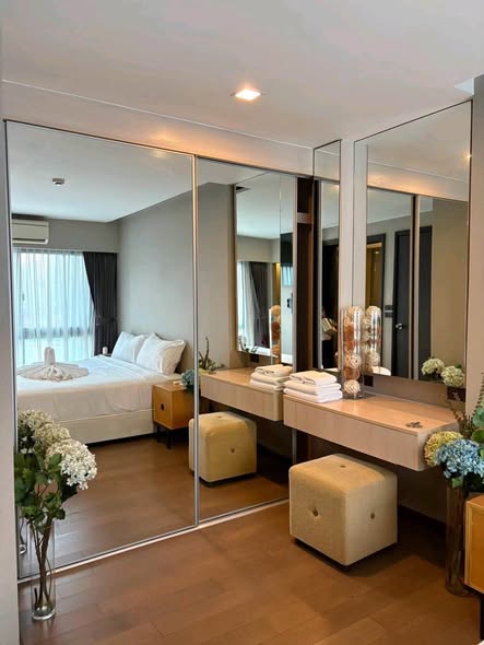 bedroom and bathroom of Tidy Thonglor