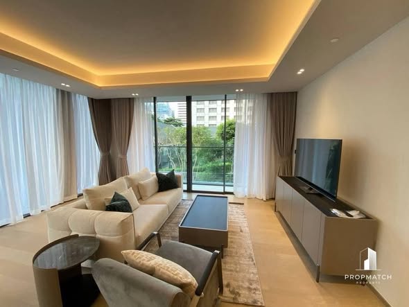 living room and bedroom of Tonson One Residence ต้นสน วัน เรสซิเดนซ์