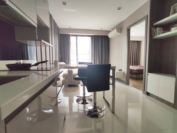 living room of Trapezo Sukhumvit 16 ทราพิโซ สุขุมวิท 16