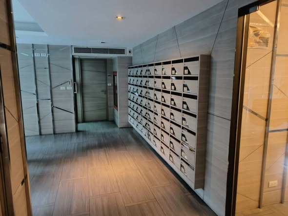 room interior of Trapezo Sukhumvit 16 ทราพิโซ สุขุมวิท 16