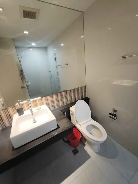 bathroom of Tree Condo Sukhumvit 42
