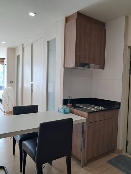 kitchen of Tree Condo Sukhumvit 42