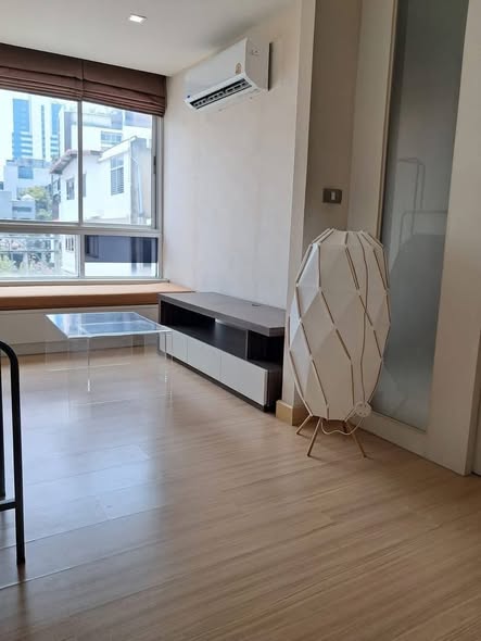 living room and room interior of Tree Condo Sukhumvit 42