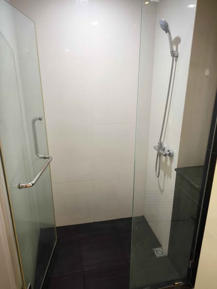 room interior and bathroom of Tree Condo Sukhumvit 42