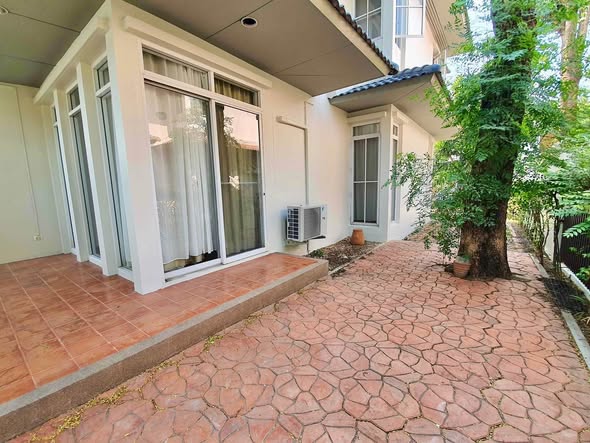 Tree Villa Bangkok โรงแรมทรีวิลล่า กรุงเทพ