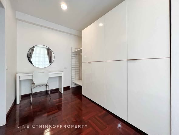 room interior of Twins House Studio