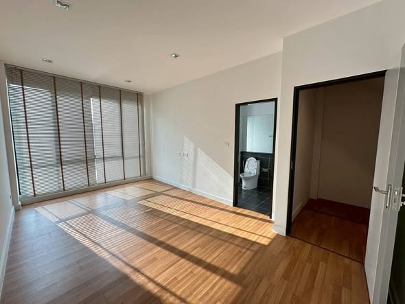 room interior of Twins House Studio