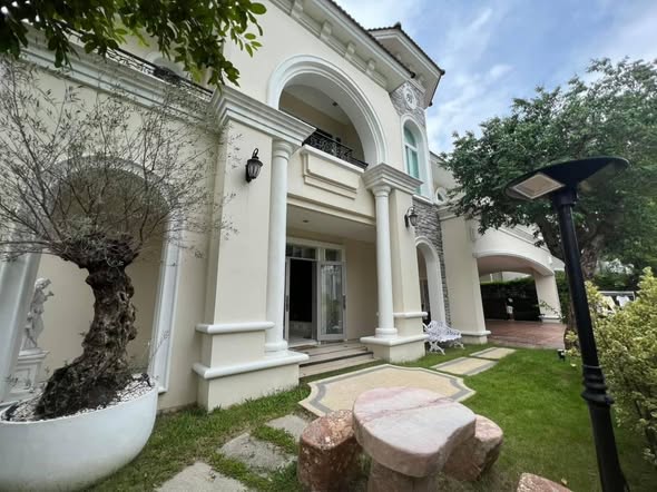 Two Grande Monaco Bangna – Wongwaen
