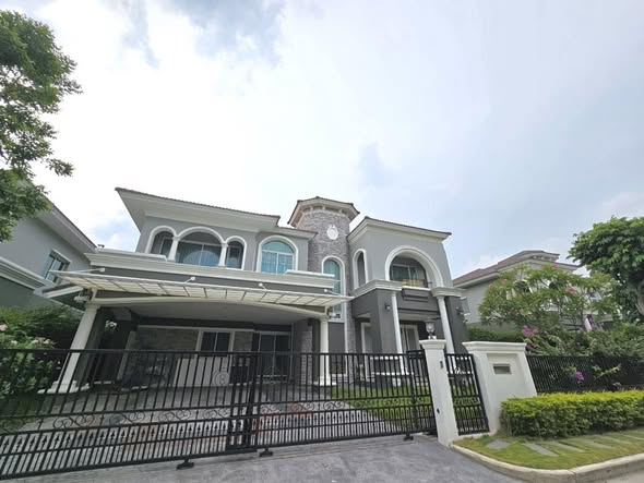 Two Grande Monaco Bangna – Wongwaen