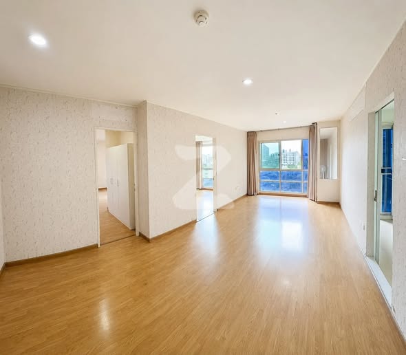 U-Delight Jatujak Station condo.