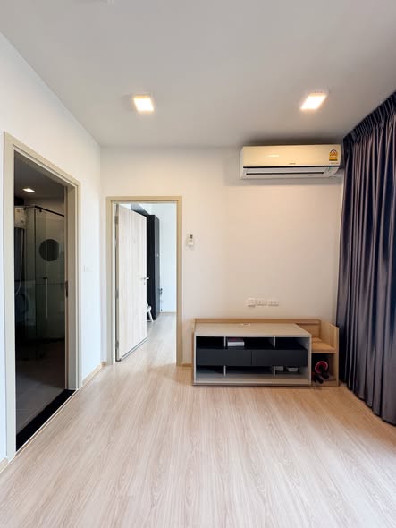 bedroom and room interior of UNIO H TIWANON