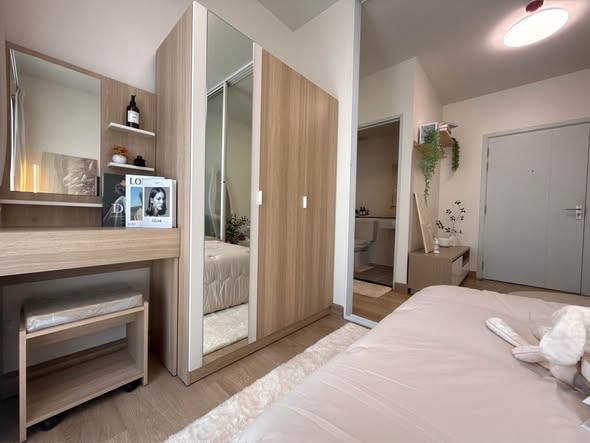 bedroom and room interior and bathroom of UNiO Sukhumvit 72