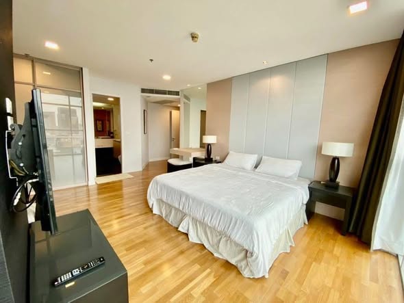 bedroom of Urbana Sathorn